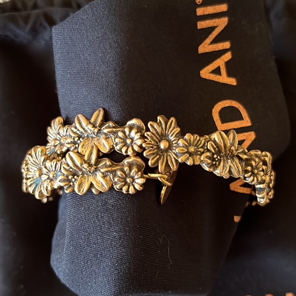 Alex And Ani Bracelets Lot of 4 - Picture 6 of 7